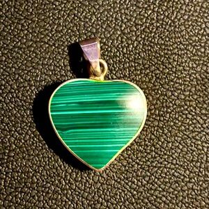 Vintage silver reversible malachite/onyx heart shaped pendant